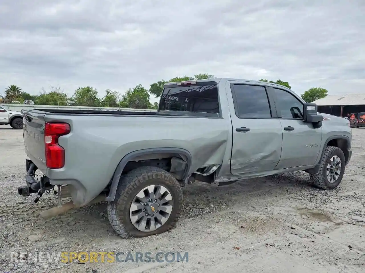 3 Photograph of a damaged car 2GC4YME76R1248729 CHEVROLET SILVERADO 2024