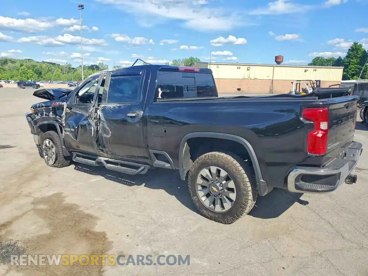 2 Photograph of a damaged car 2GC4YNEY1R1213398 CHEVROLET SILVERADO 2024