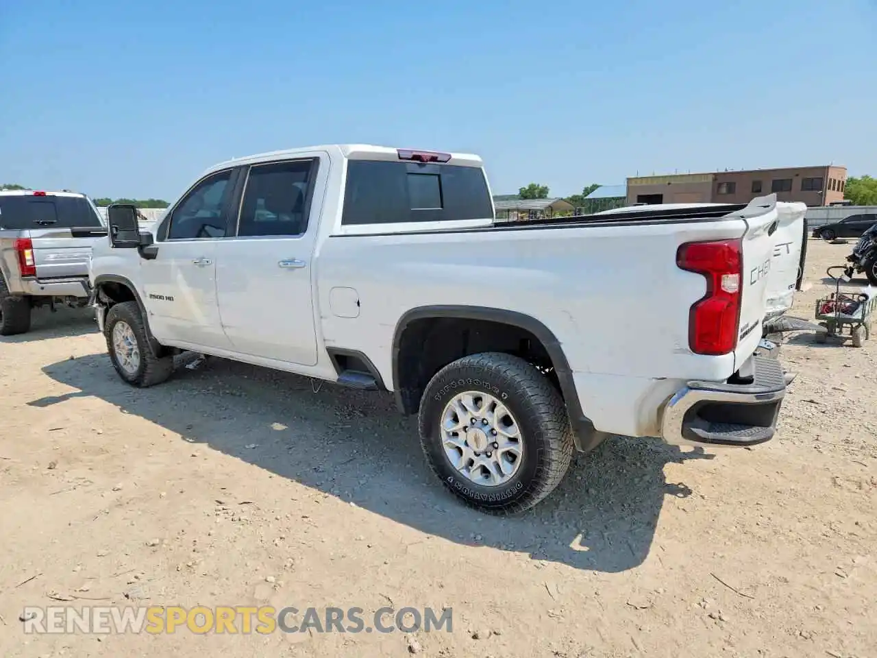 2 Фотография поврежденного автомобиля 2GC4YPE75R1133671 CHEVROLET SILVERADO 2024