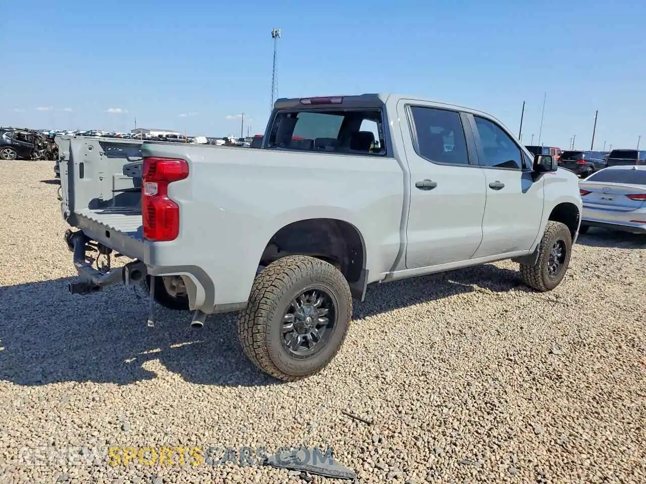 3 Photograph of a damaged car 2GCUDAED4R1173061 CHEVROLET SILVERADO 2024