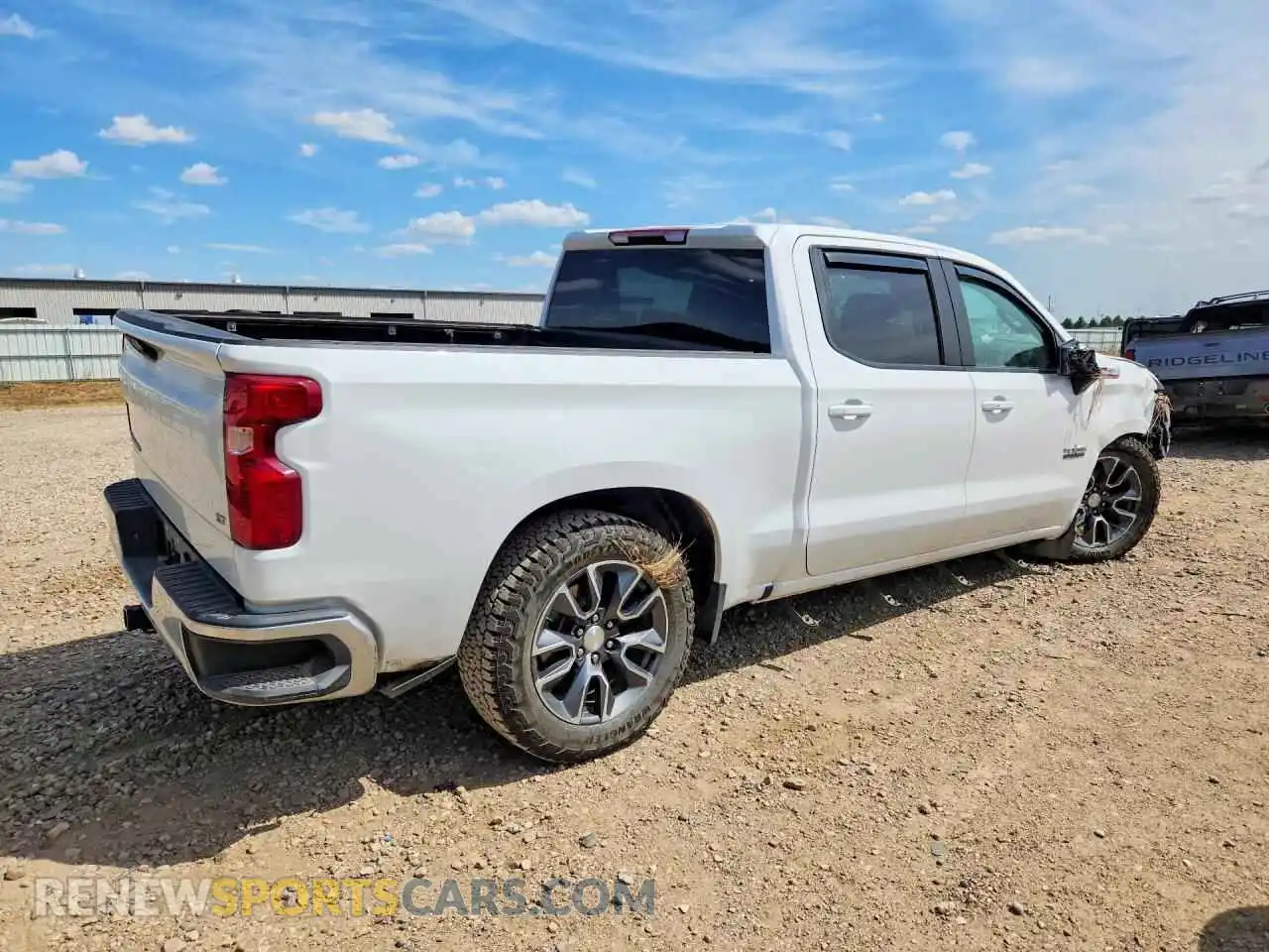 3 Photograph of a damaged car 2GCUDDEDXR1185118 CHEVROLET SILVERADO 2024