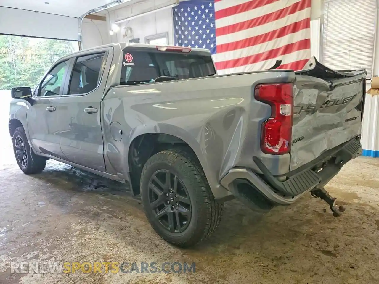 2 fotografías del automóvil dañado 2GCUDEED2R1177441 CHEVROLET SILVERADO 2024