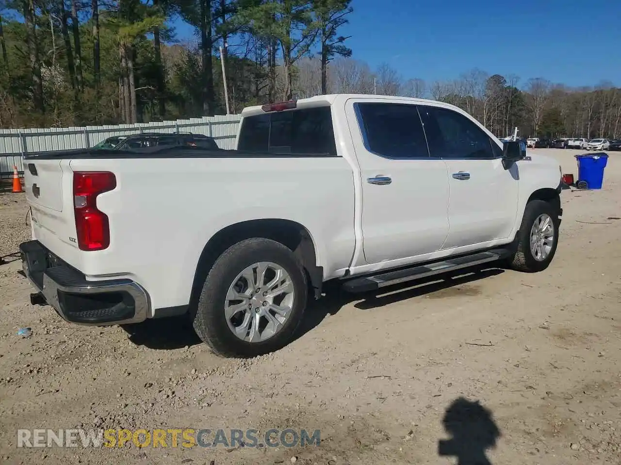 3 Photograph of a damaged car 2GCUDGED4R1159194 CHEVROLET SILVERADO 2024