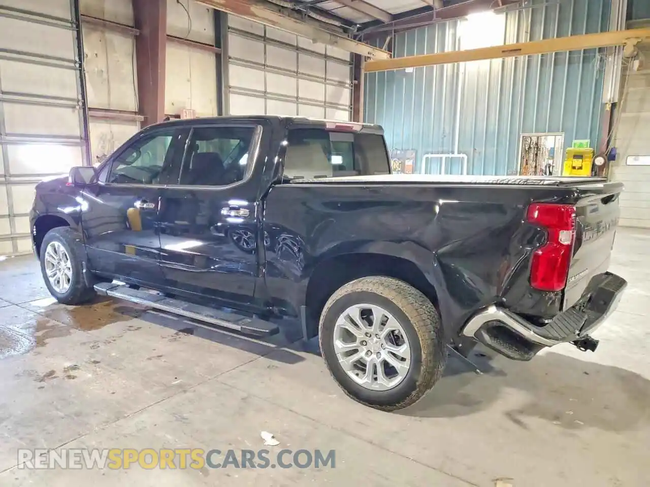 2 Photograph of a damaged car 2GCUDGED4R1218115 CHEVROLET SILVERADO 2024