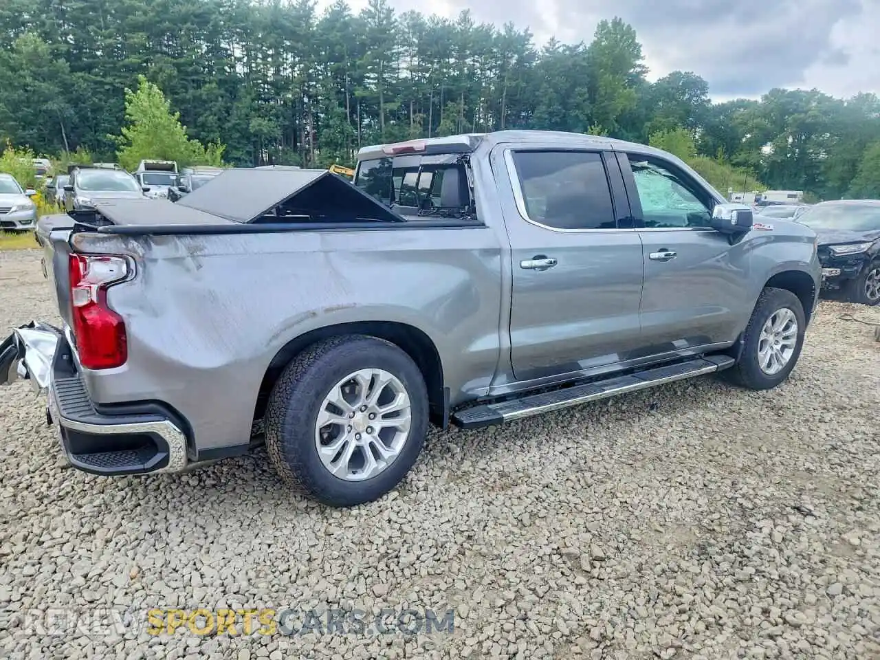 3 fotografías del automóvil dañado 2GCUDGED7R1129218 CHEVROLET SILVERADO 2024