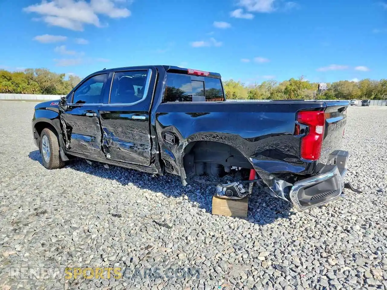 2 Photograph of a damaged car 2GCUDGED7R1207139 CHEVROLET SILVERADO 2024