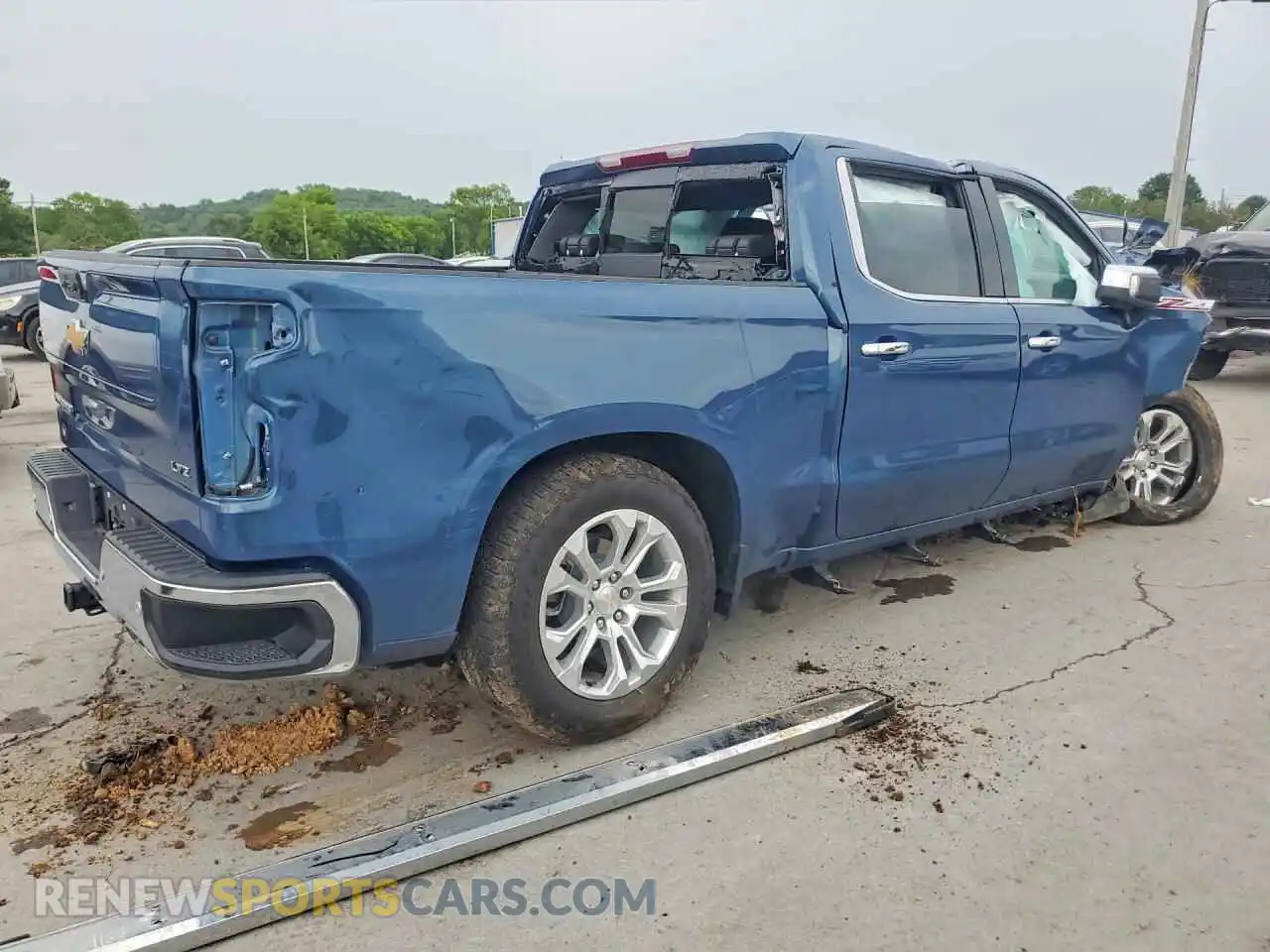 3 Photograph of a damaged car 2GCUDGED9R1227053 CHEVROLET SILVERADO 2024