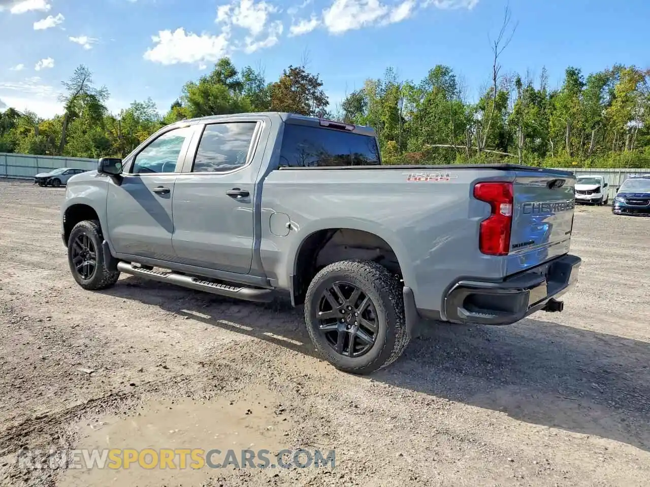 2 fotografías del automóvil dañado 3GCPDCEK3RG252381 CHEVROLET SILVERADO 2024