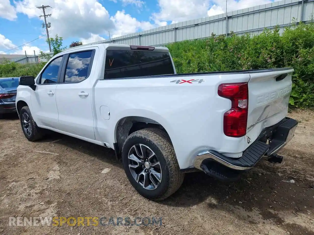 2 Photograph of a damaged car 3GCPDKEK7RG315038 CHEVROLET SILVERADO 2024