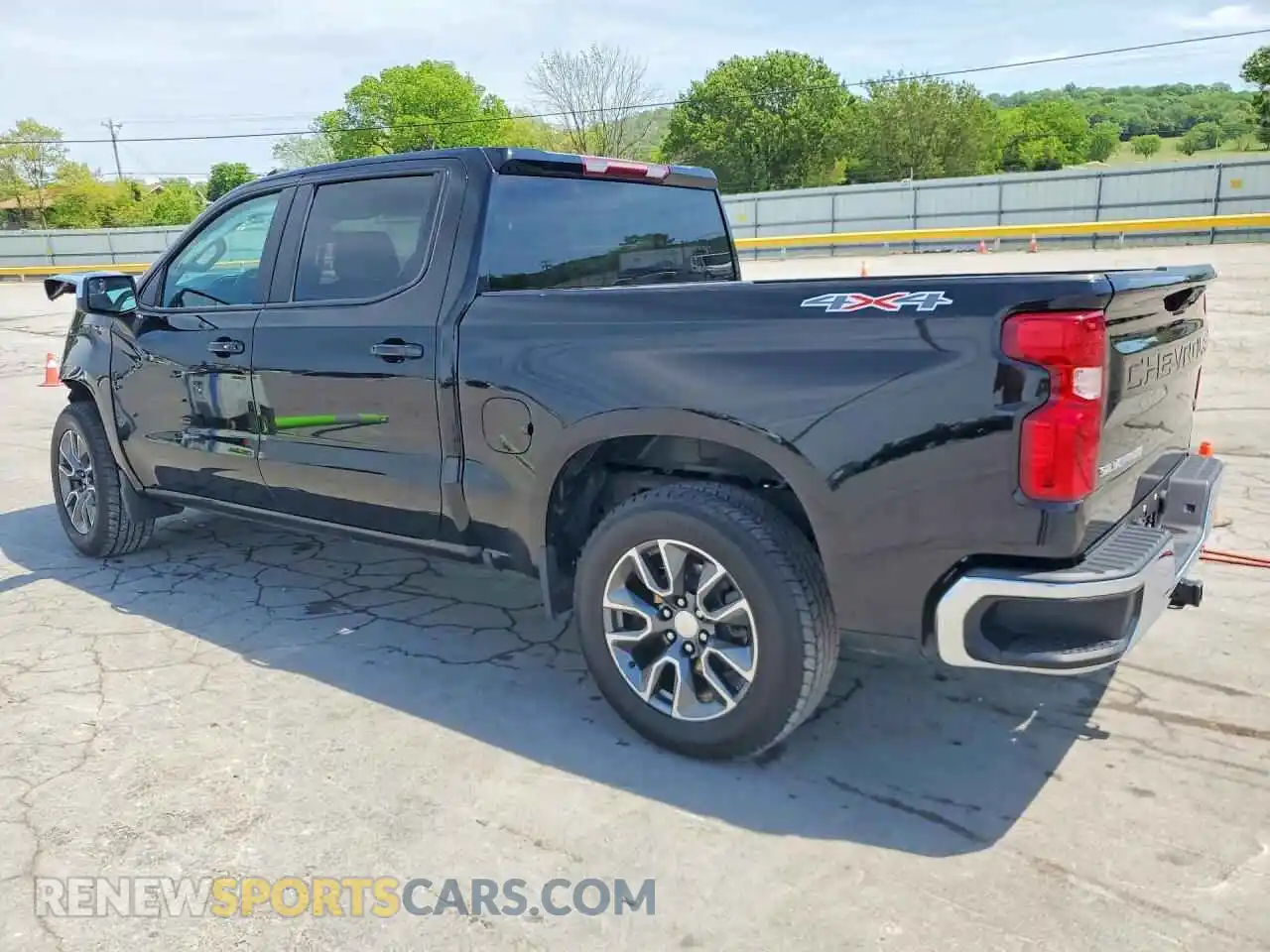 2 Photograph of a damaged car 3GCPDKEK9RG121563 CHEVROLET SILVERADO 2024