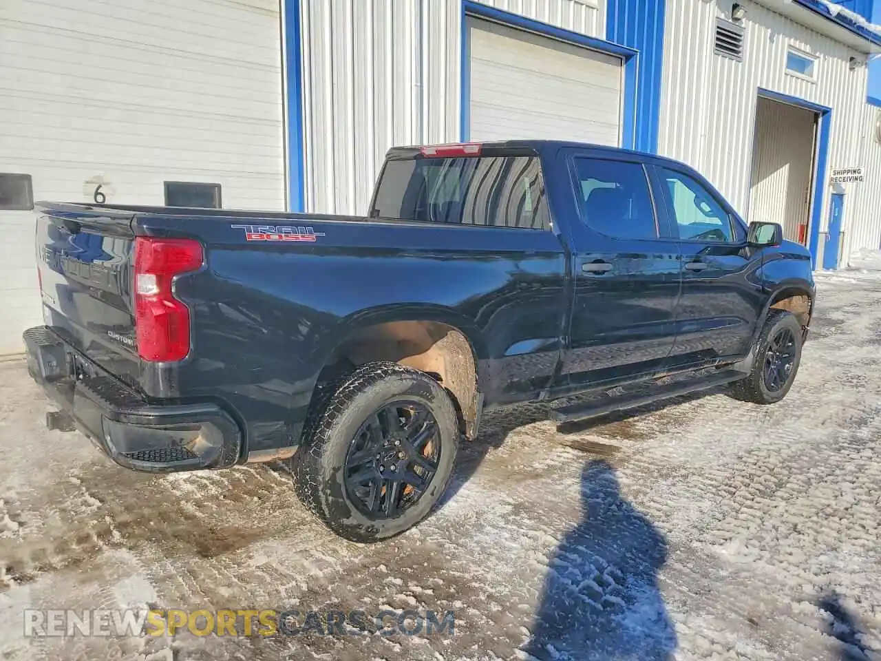 3 Photograph of a damaged car 3GCUDCED2RG417809 CHEVROLET SILVERADO 2024