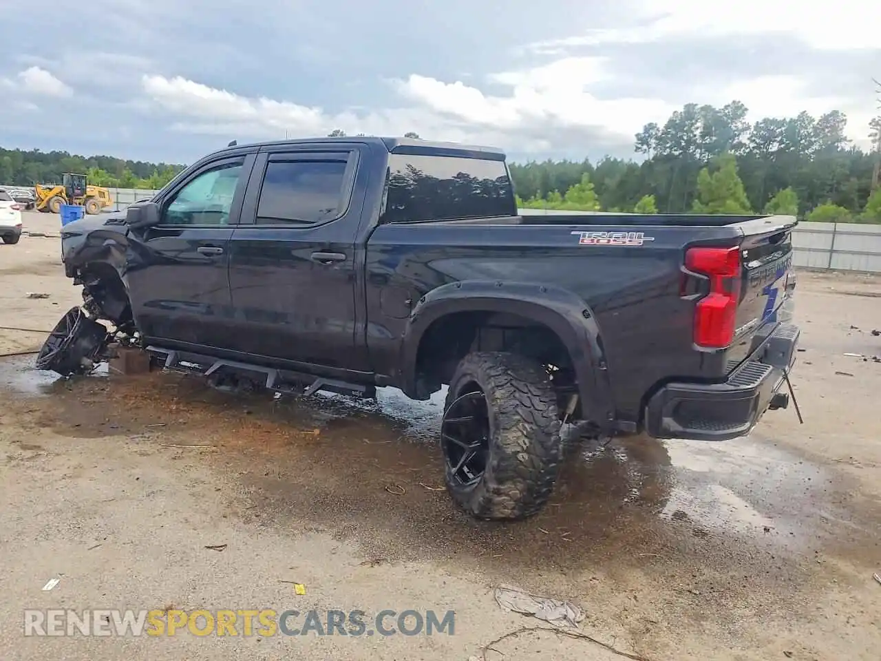 2 Фотография поврежденного автомобиля 3GCUDCED4RG184242 CHEVROLET SILVERADO 2024