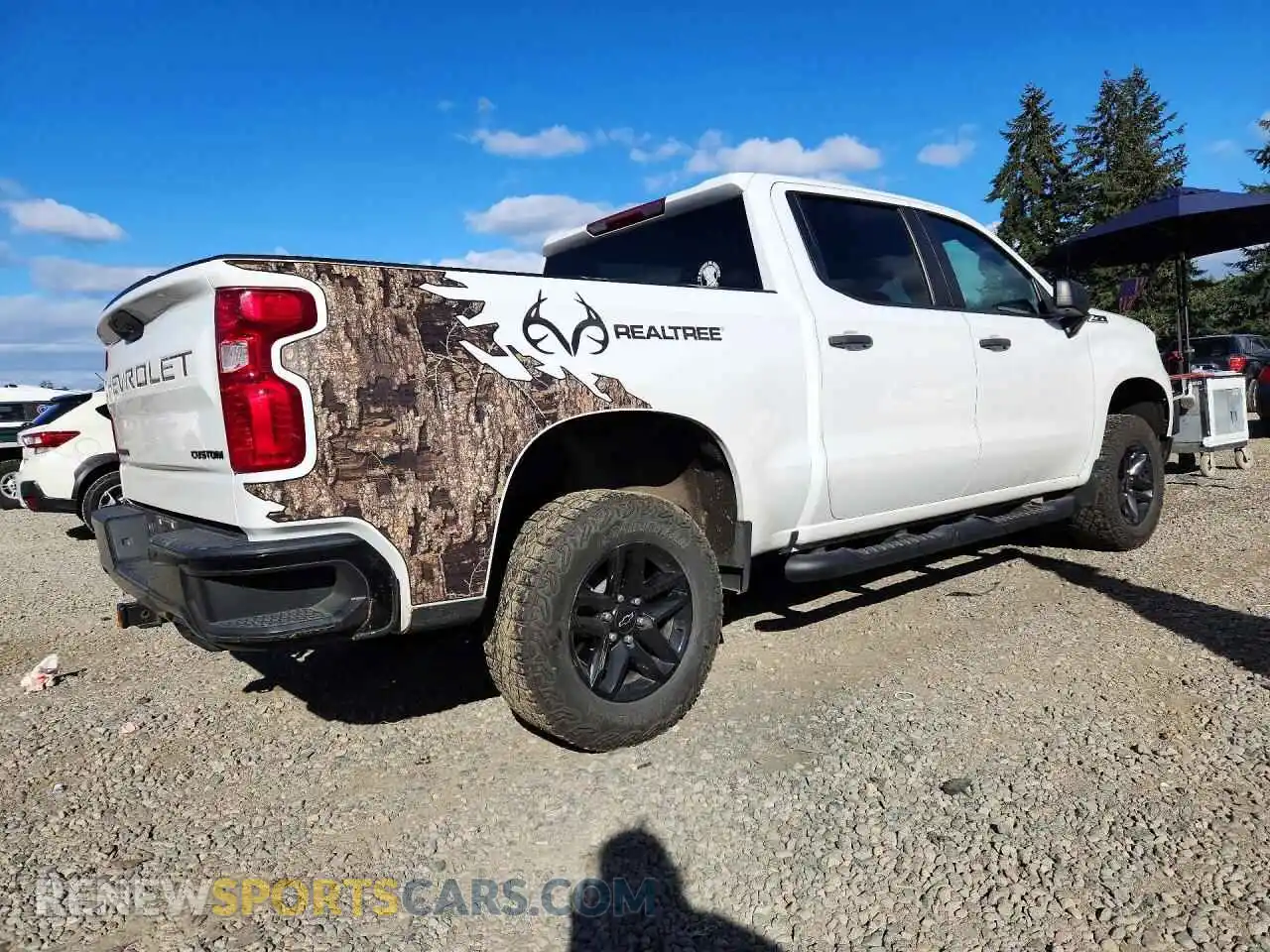 3 fotografías del automóvil dañado 3GCUDCED5RG316702 CHEVROLET SILVERADO 2024
