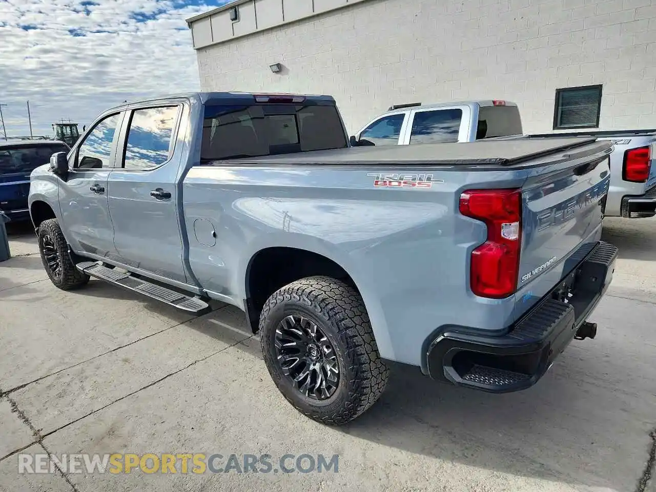2 Photograph of a damaged car 3GCUDFE88RG302278 CHEVROLET SILVERADO 2024