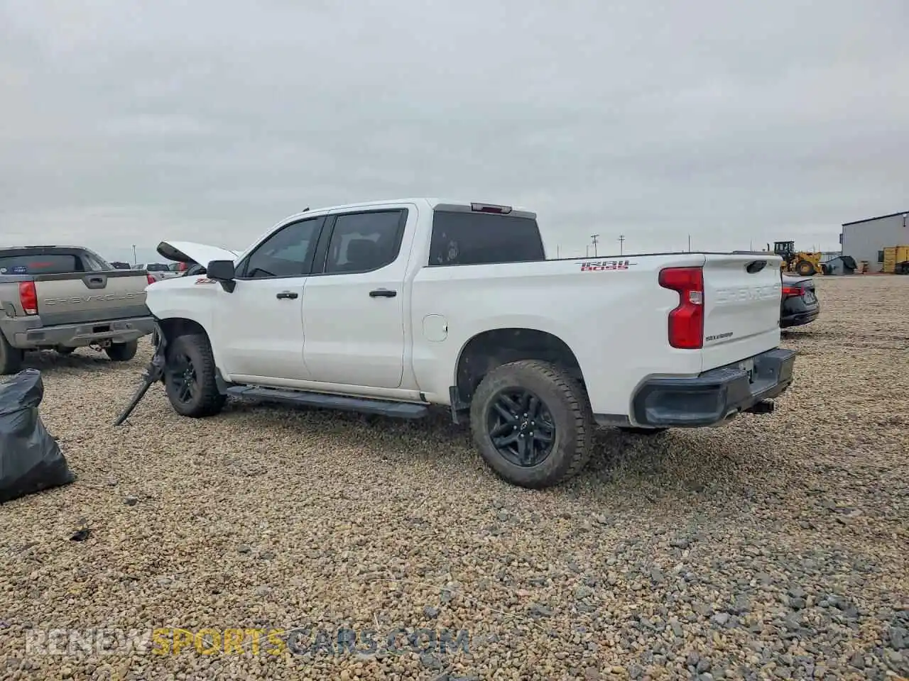 2 fotografías del automóvil dañado 3GCUDFED0RG283514 CHEVROLET SILVERADO 2024