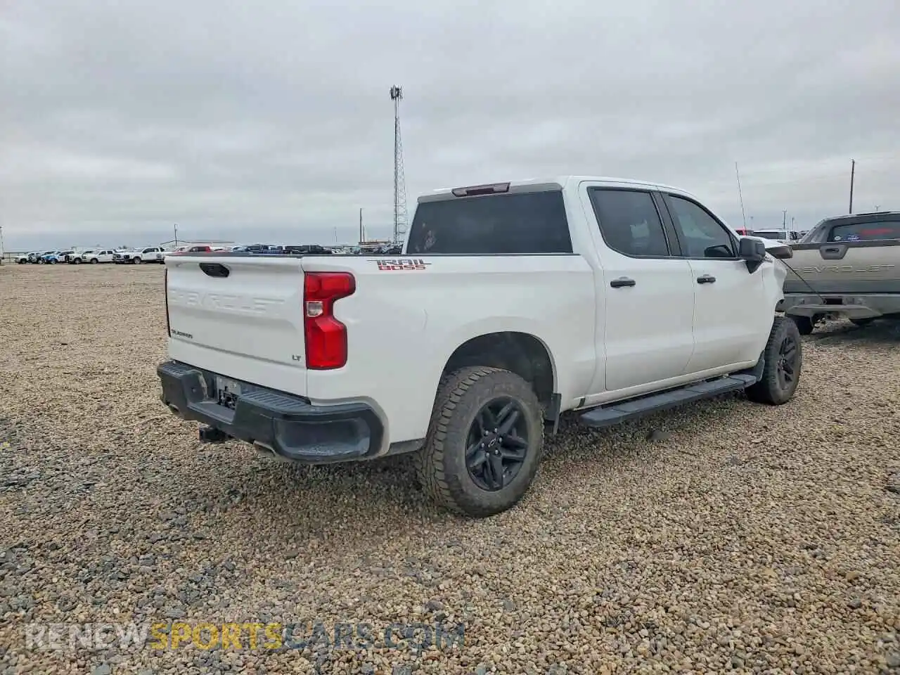 3 fotografías del automóvil dañado 3GCUDFED0RG283514 CHEVROLET SILVERADO 2024