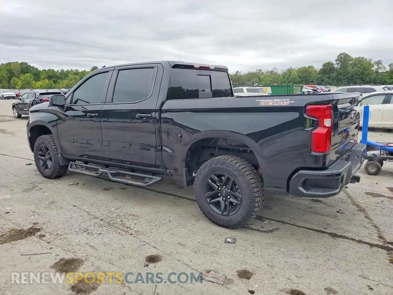 2 Photograph of a damaged car 3GCUDFED3RG336691 CHEVROLET SILVERADO 2024