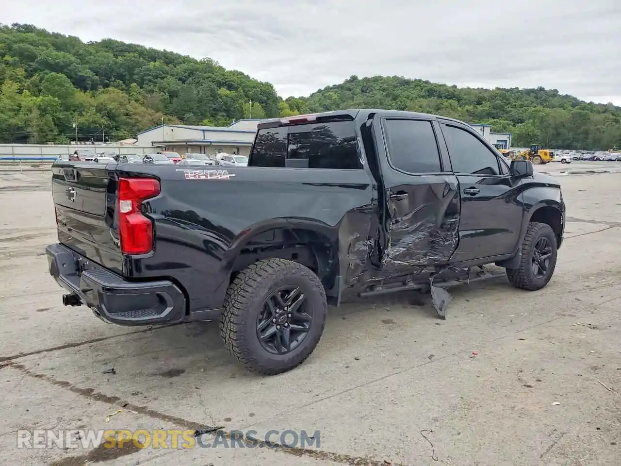 3 Photograph of a damaged car 3GCUDFED3RG336691 CHEVROLET SILVERADO 2024