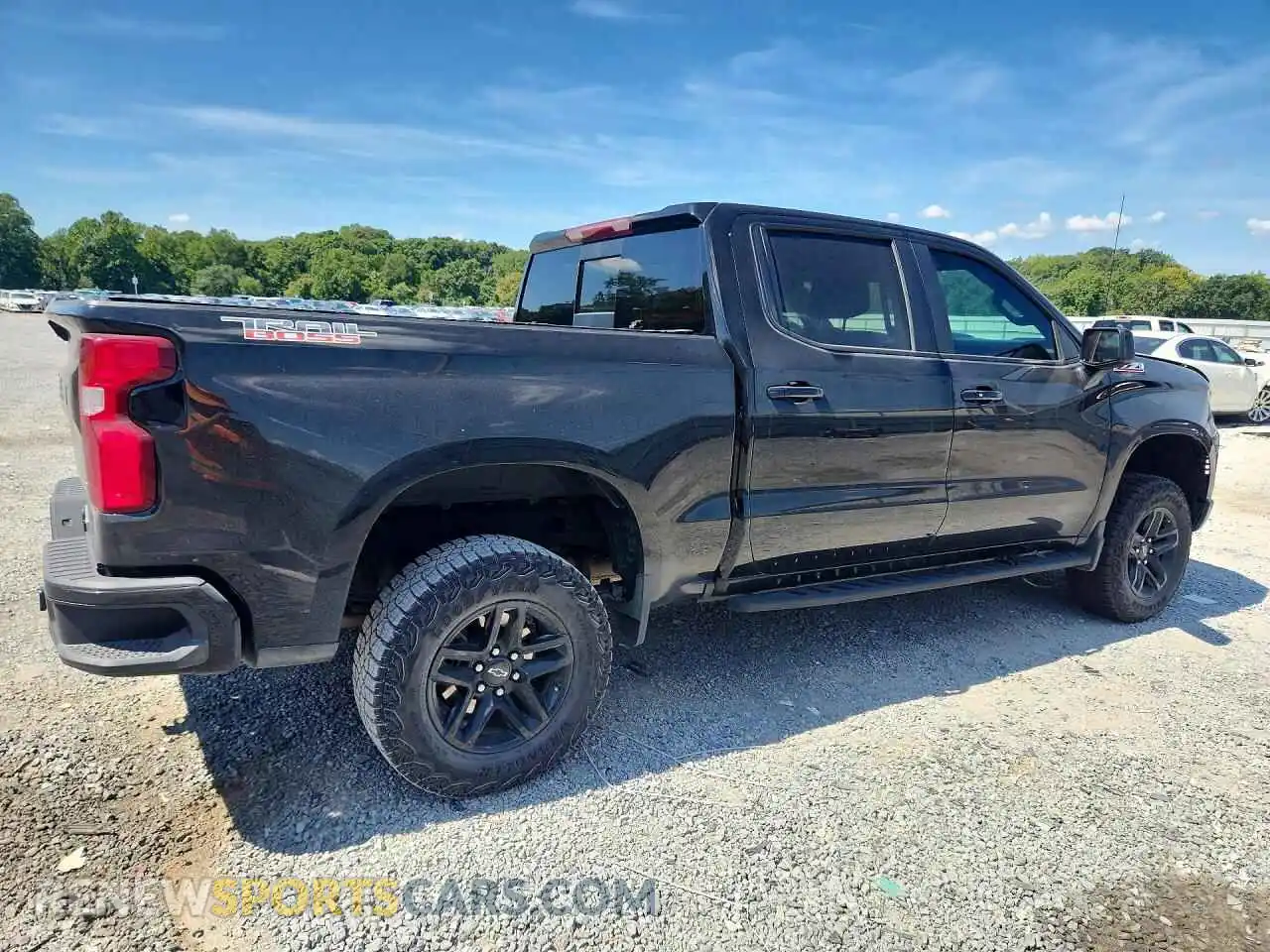 3 Photograph of a damaged car 3GCUDFED9RG451389 CHEVROLET SILVERADO 2024