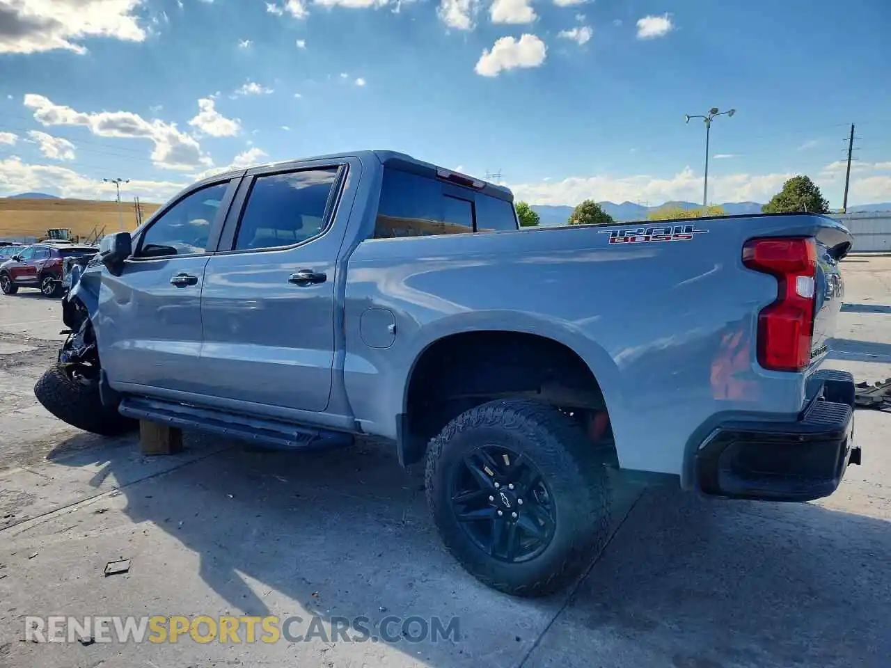 2 fotografías del automóvil dañado 3GCUDFEL5RG362491 CHEVROLET SILVERADO 2024