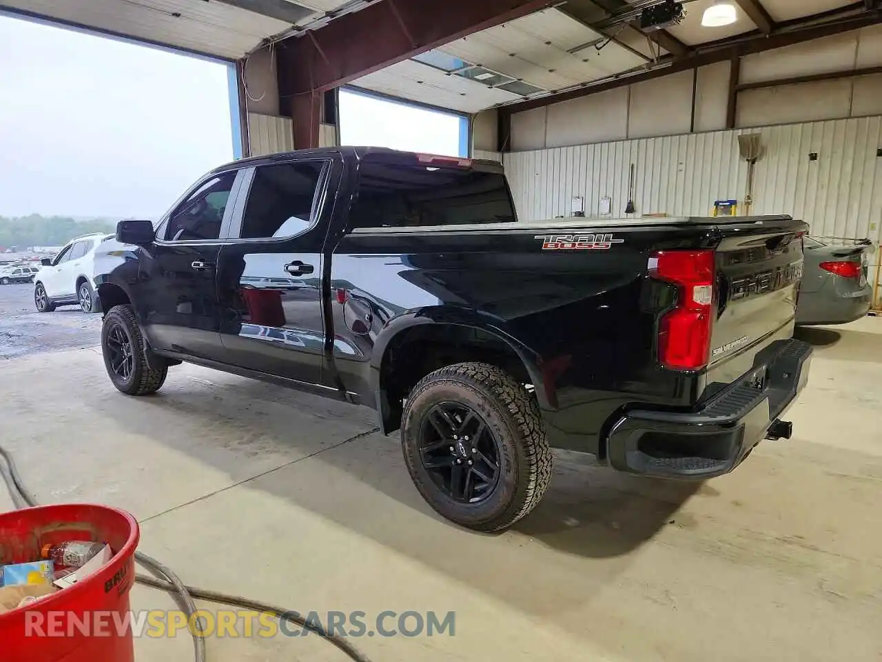 2 Фотография поврежденного автомобиля 3GCUDFELXRG356704 CHEVROLET SILVERADO 2024