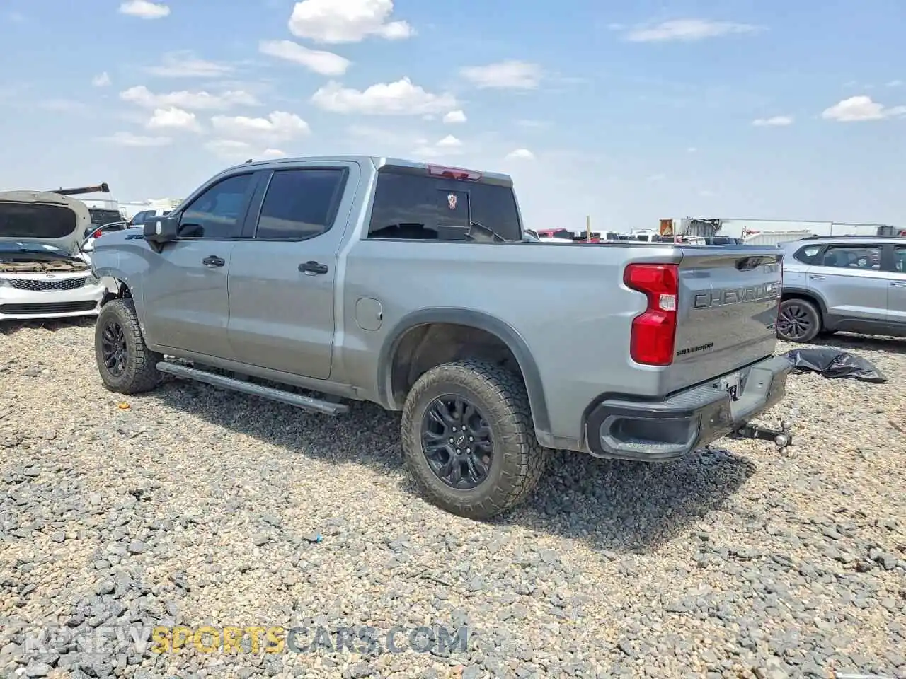 2 fotografías del automóvil dañado 3GCUDHE85RG199266 CHEVROLET SILVERADO 2024