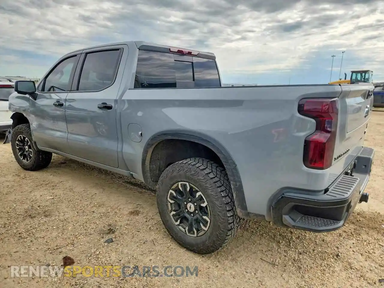 2 Photograph of a damaged car 3GCUDHEL1RG358417 CHEVROLET SILVERADO 2024