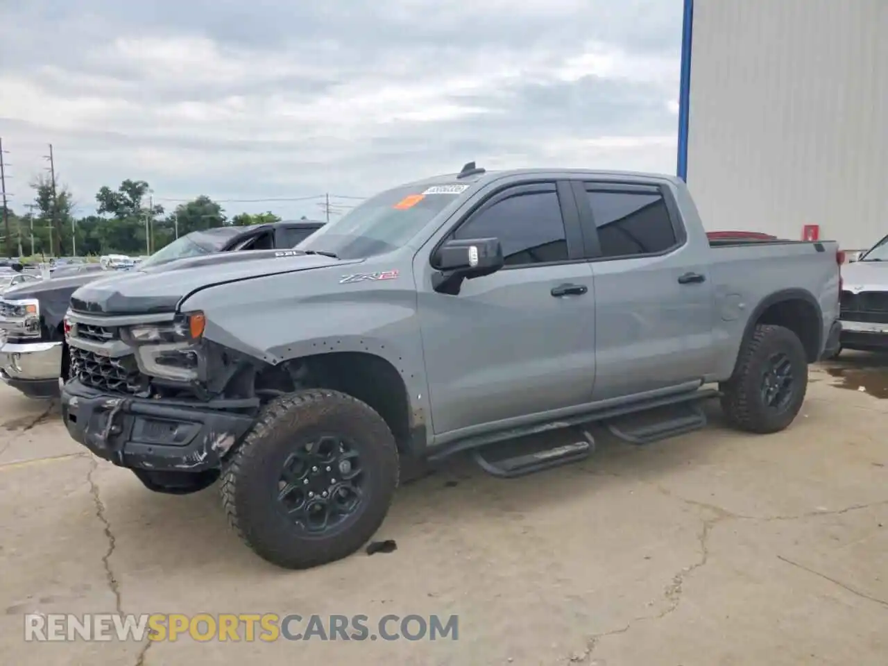 1 Photograph of a damaged car 3GCUDHEL5RG313237 CHEVROLET SILVERADO 2024