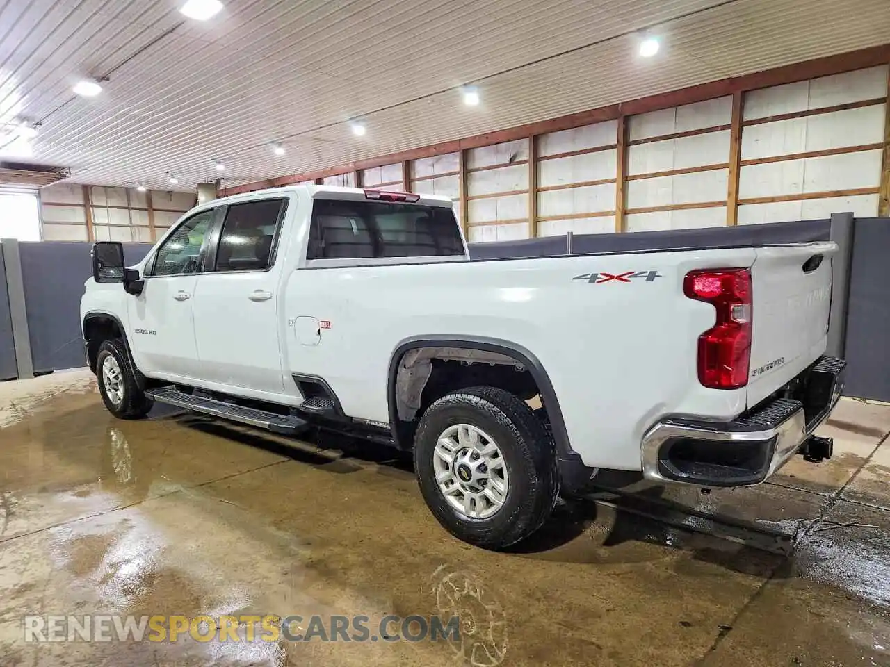 2 fotografías del automóvil dañado 1GC1KNEYXSF347927 CHEVROLET SILVERADO 2025