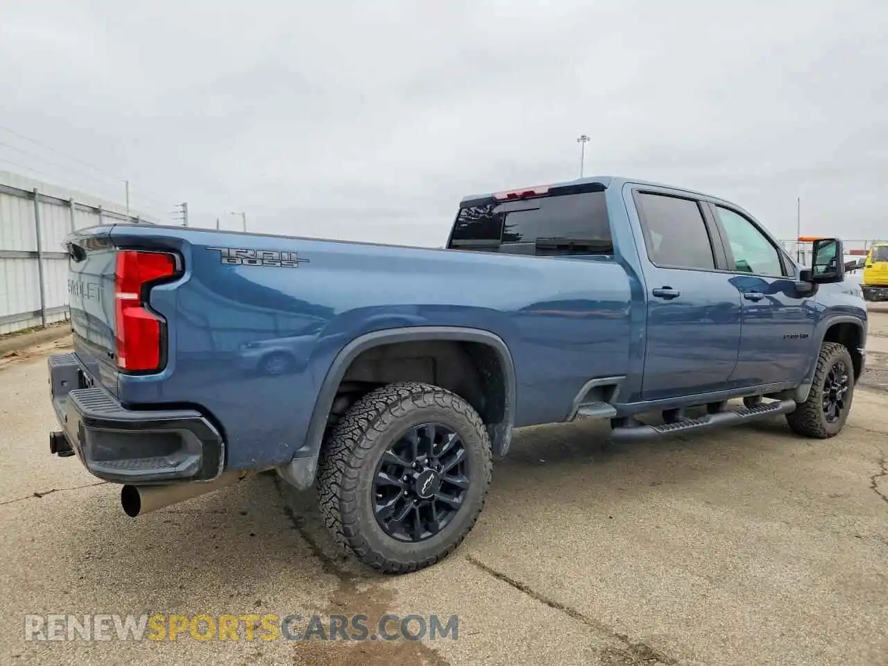 3 Photograph of a damaged car 1GC4KNEY6SF268459 CHEVROLET SILVERADO 2025