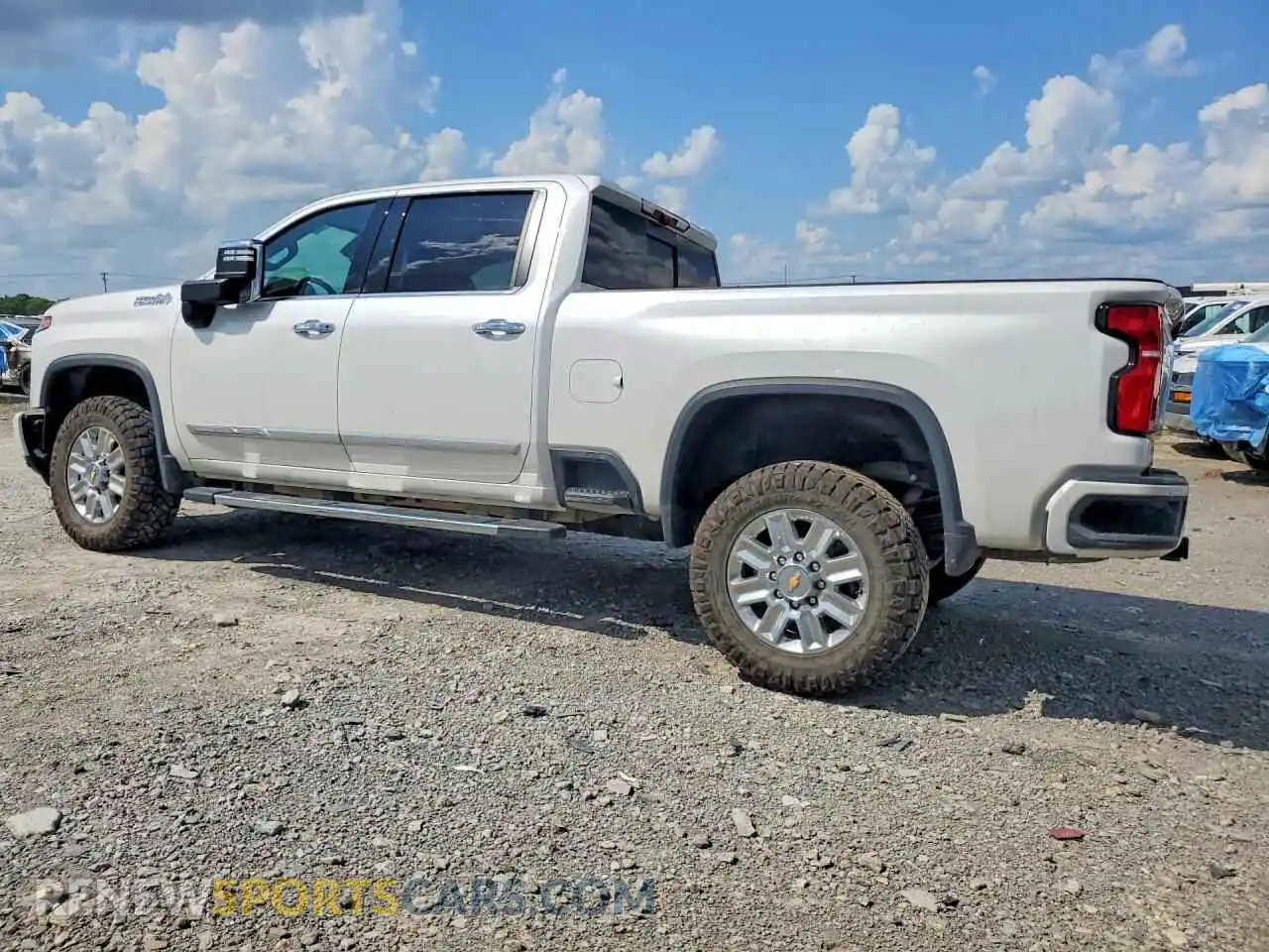 2 Фотография поврежденного автомобиля 1GC4KVEY0SF213585 CHEVROLET SILVERADO 2025