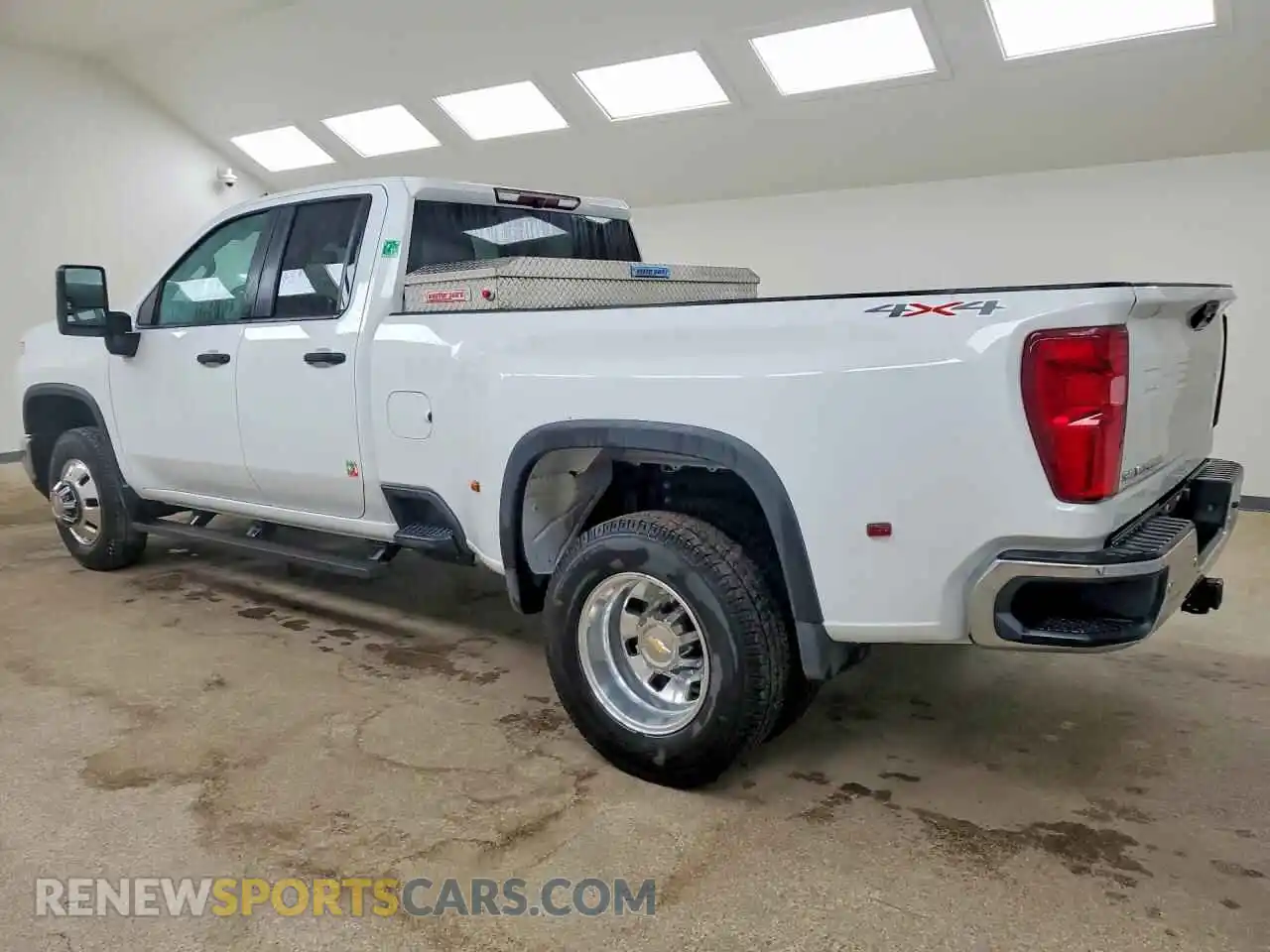 2 Photograph of a damaged car 1GC5KSEY4SF334302 CHEVROLET SILVERADO 2025