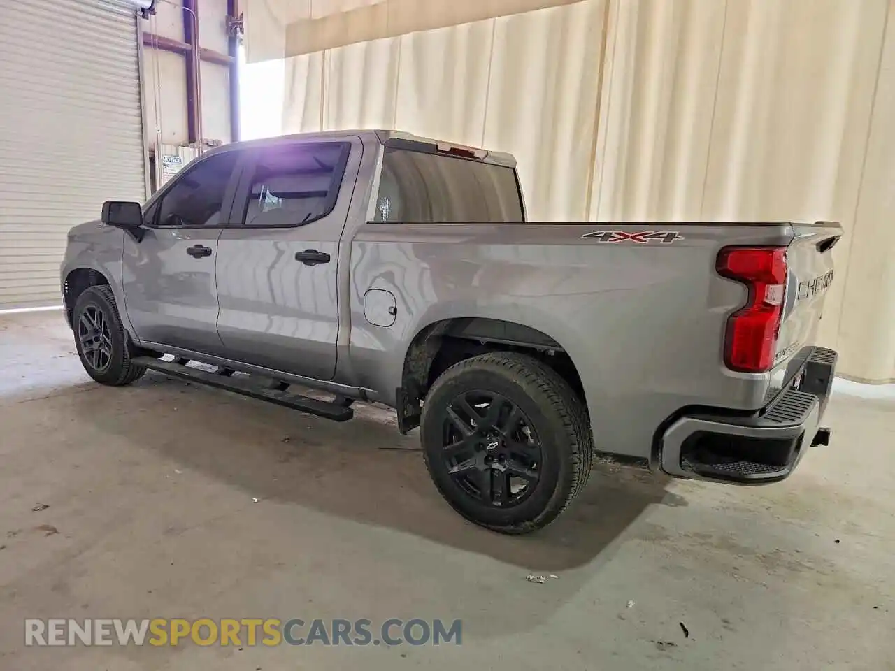 2 fotografías del automóvil dañado 1GCPKBEK2SZ258226 CHEVROLET SILVERADO 2025