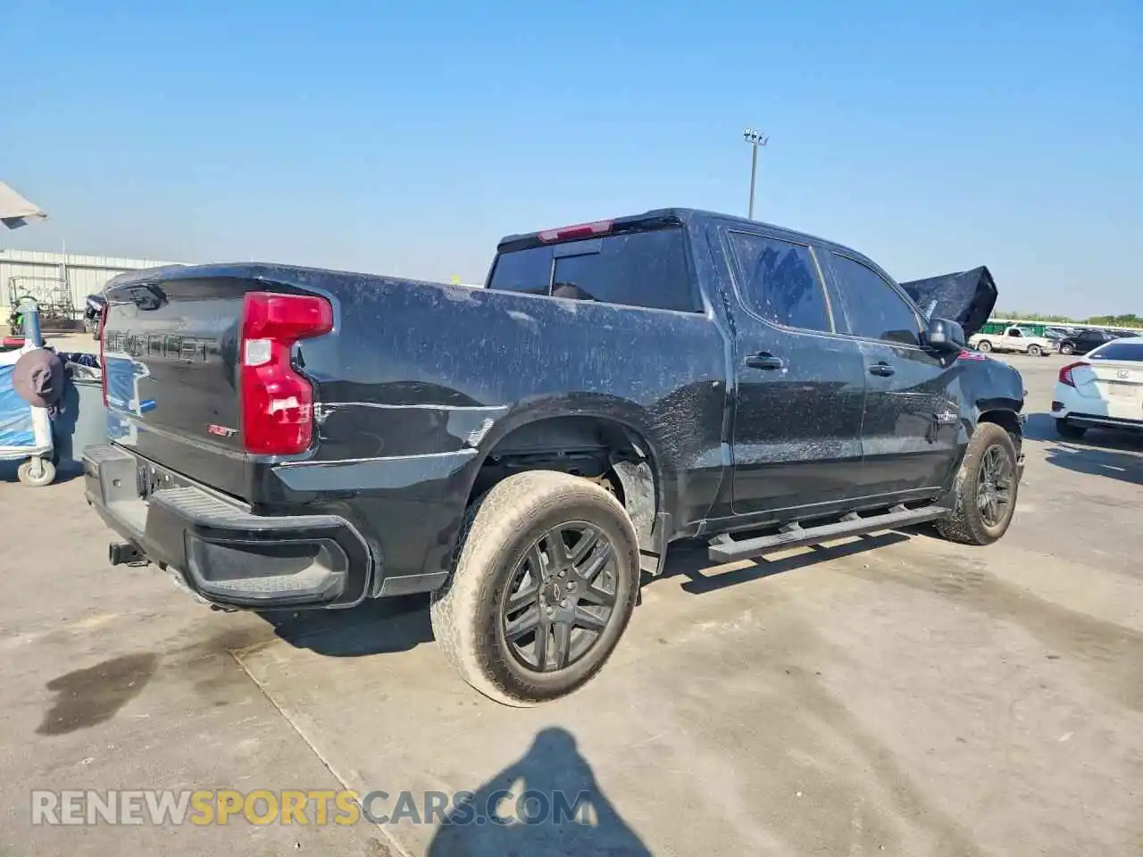 3 fotografías del automóvil dañado 1GCUKEE86SZ315939 CHEVROLET SILVERADO 2025