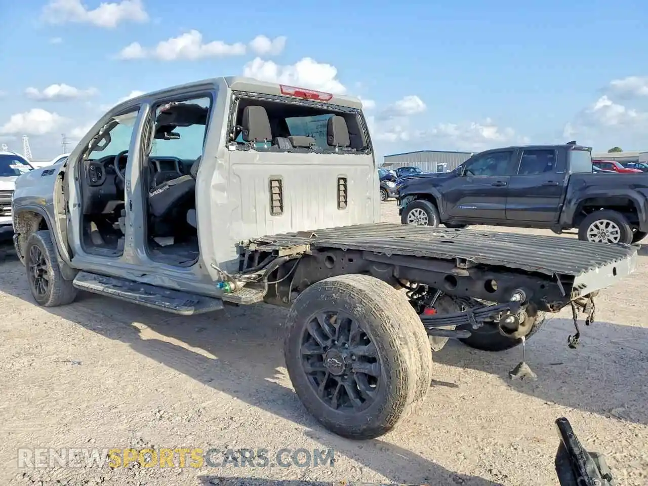 2 Photograph of a damaged car 2GC4KMEY2S1186343 CHEVROLET SILVERADO 2025