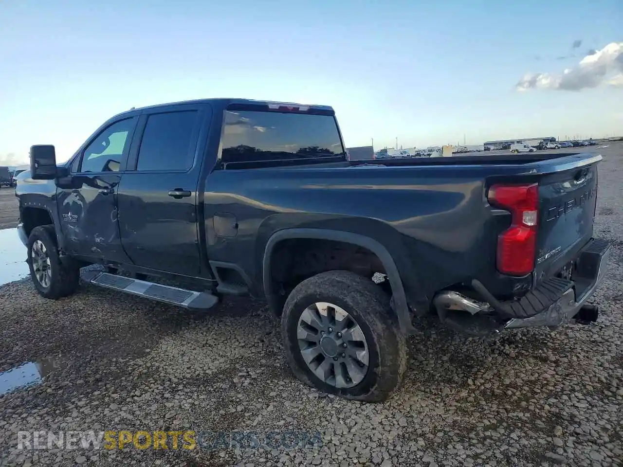 2 fotografías del automóvil dañado 2GC4KNEY5S1177285 CHEVROLET SILVERADO 2025