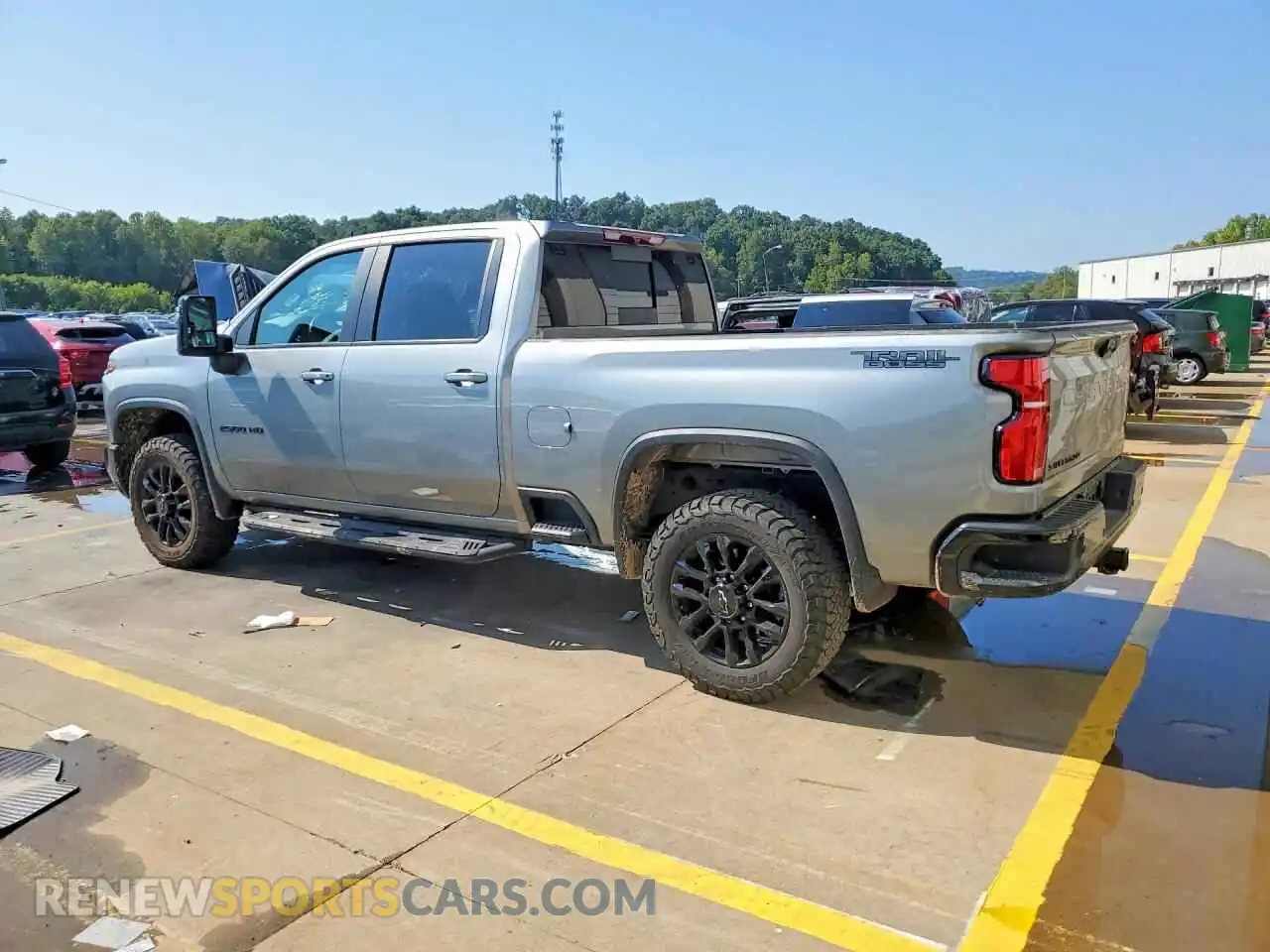 2 fotografías del automóvil dañado 2GC4KNEY8S1215267 CHEVROLET SILVERADO 2025
