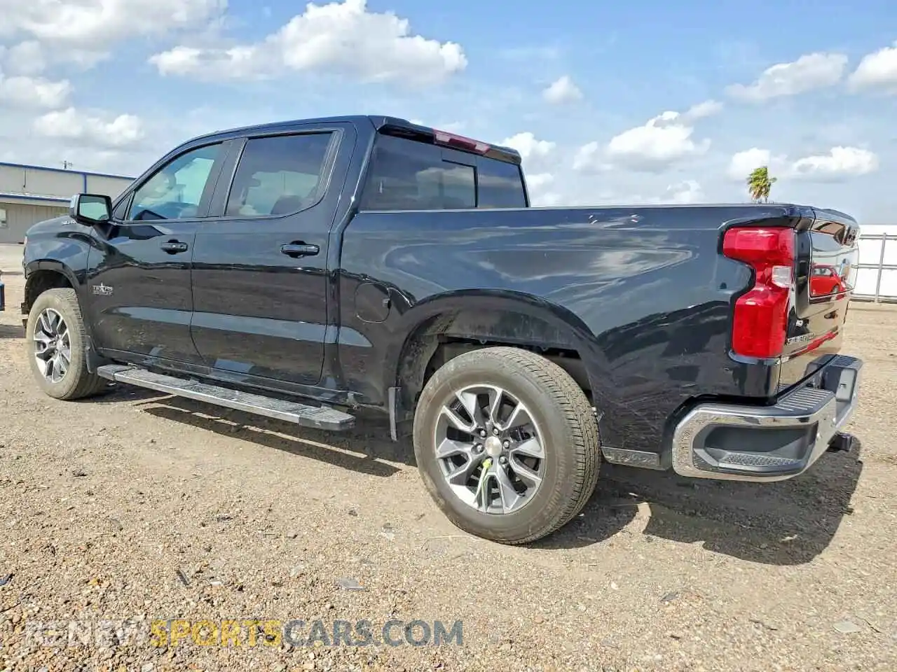 2 Фотография поврежденного автомобиля 2GCPACED4S1123719 CHEVROLET SILVERADO 2025