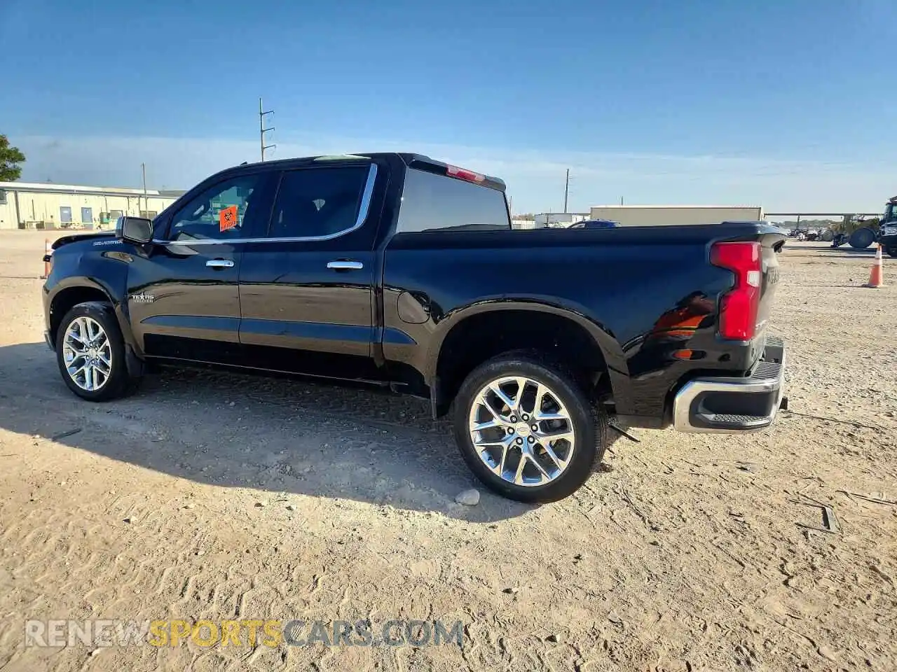 2 Фотография поврежденного автомобиля 2GCPAEED4S1133453 CHEVROLET SILVERADO 2025