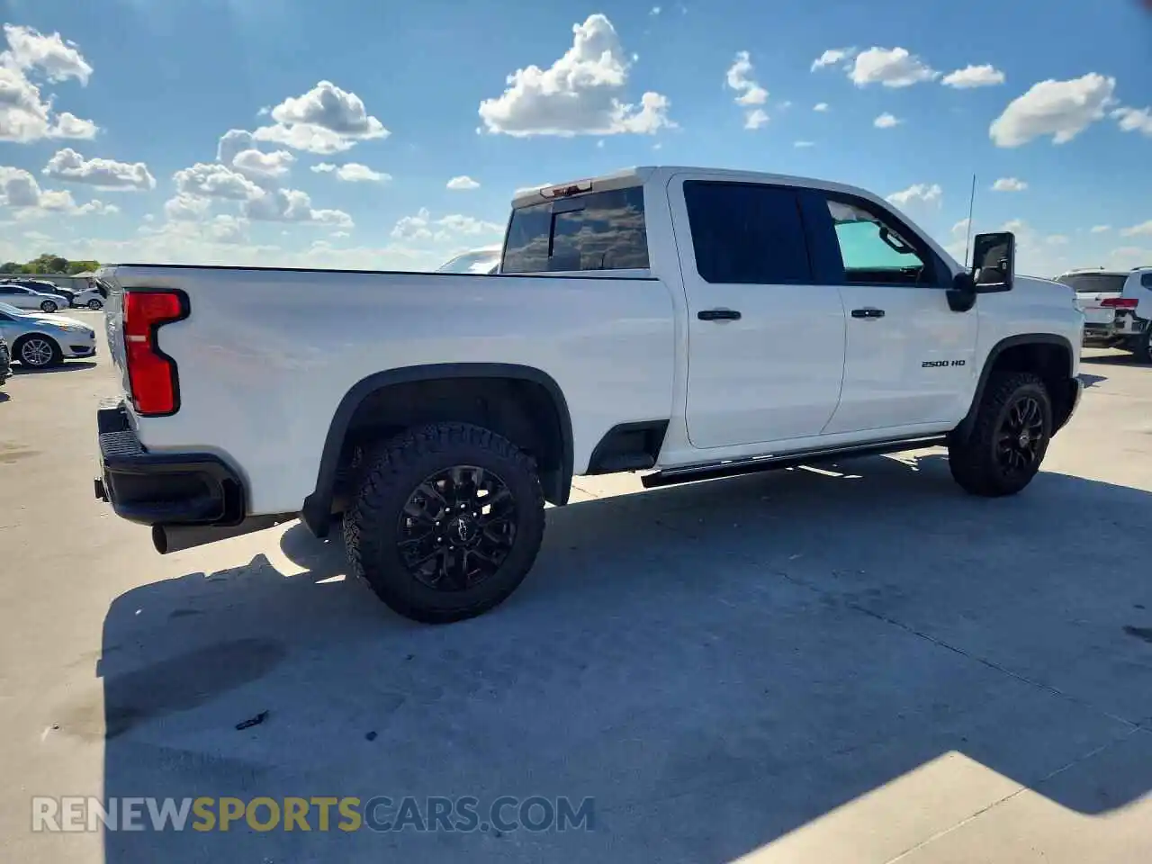 3 fotografías del automóvil dañado 2GC4KPEY5T1122882 CHEVROLET SILVERADO 2026
