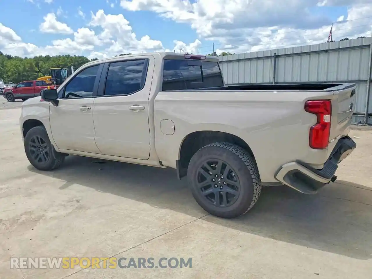 2 Фотография поврежденного автомобиля 2GCUKEED9T1175926 CHEVROLET SILVERADO 2026