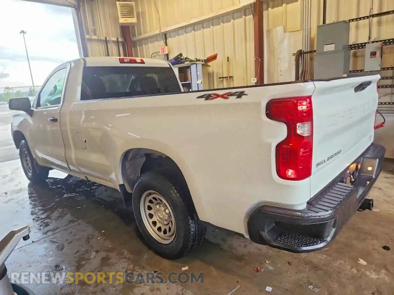 2 Photograph of a damaged car 3GCNKAED2TG115233 CHEVROLET SILVERADO 2026