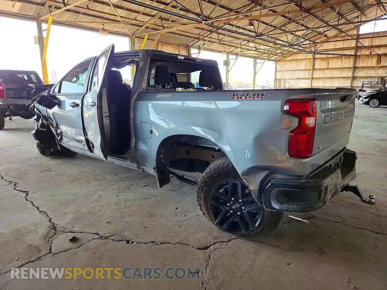 2 Photograph of a damaged car 3GCPKCEK3TG211231 CHEVROLET SILVERADO 2026