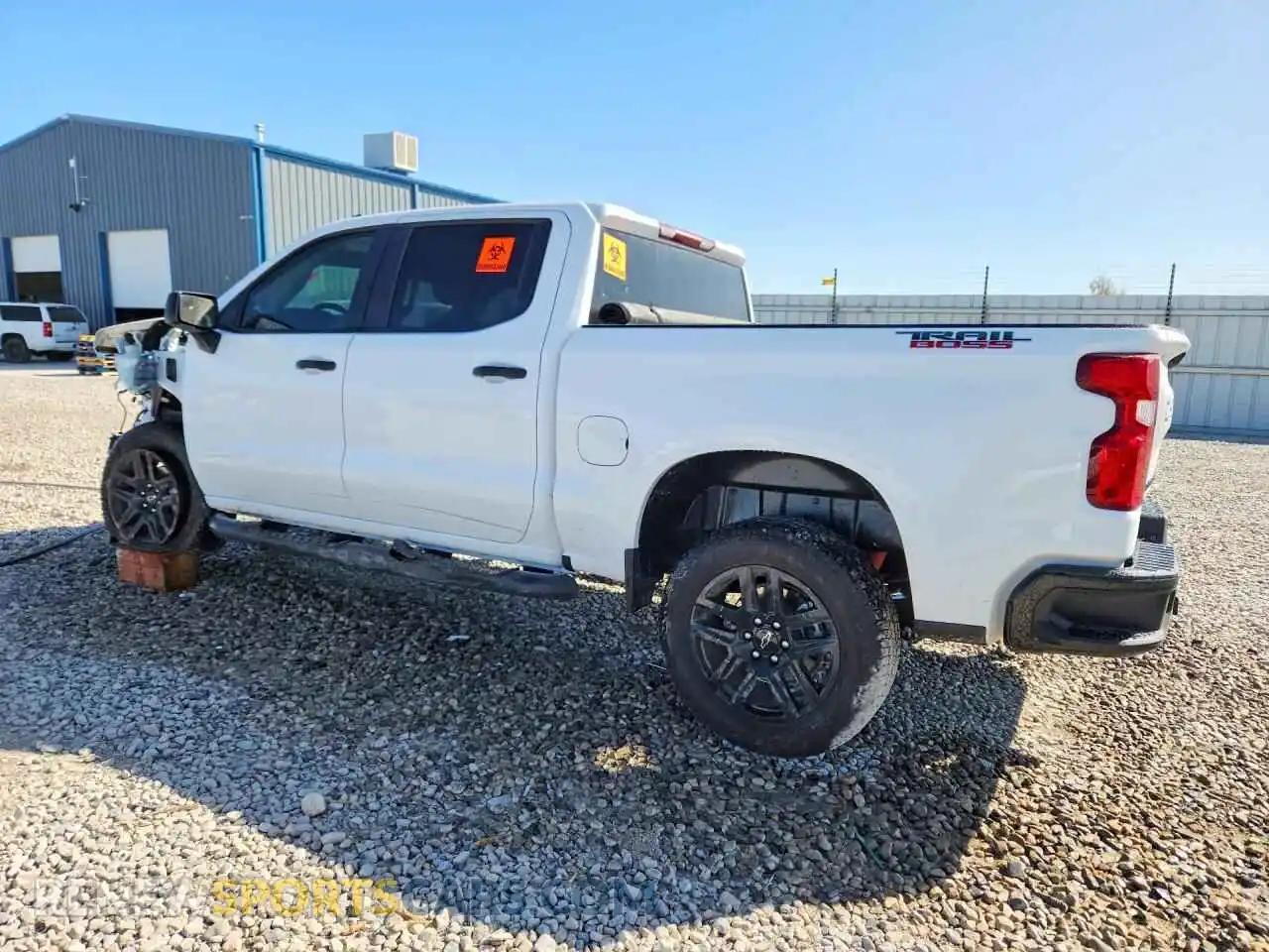 2 fotografías del automóvil dañado 3GCPKCEK5TG207696 CHEVROLET SILVERADO 2026