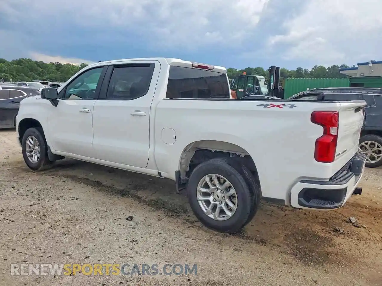 2 Photograph of a damaged car 3GCUKEEDXTG244291 CHEVROLET SILVERADO 2026