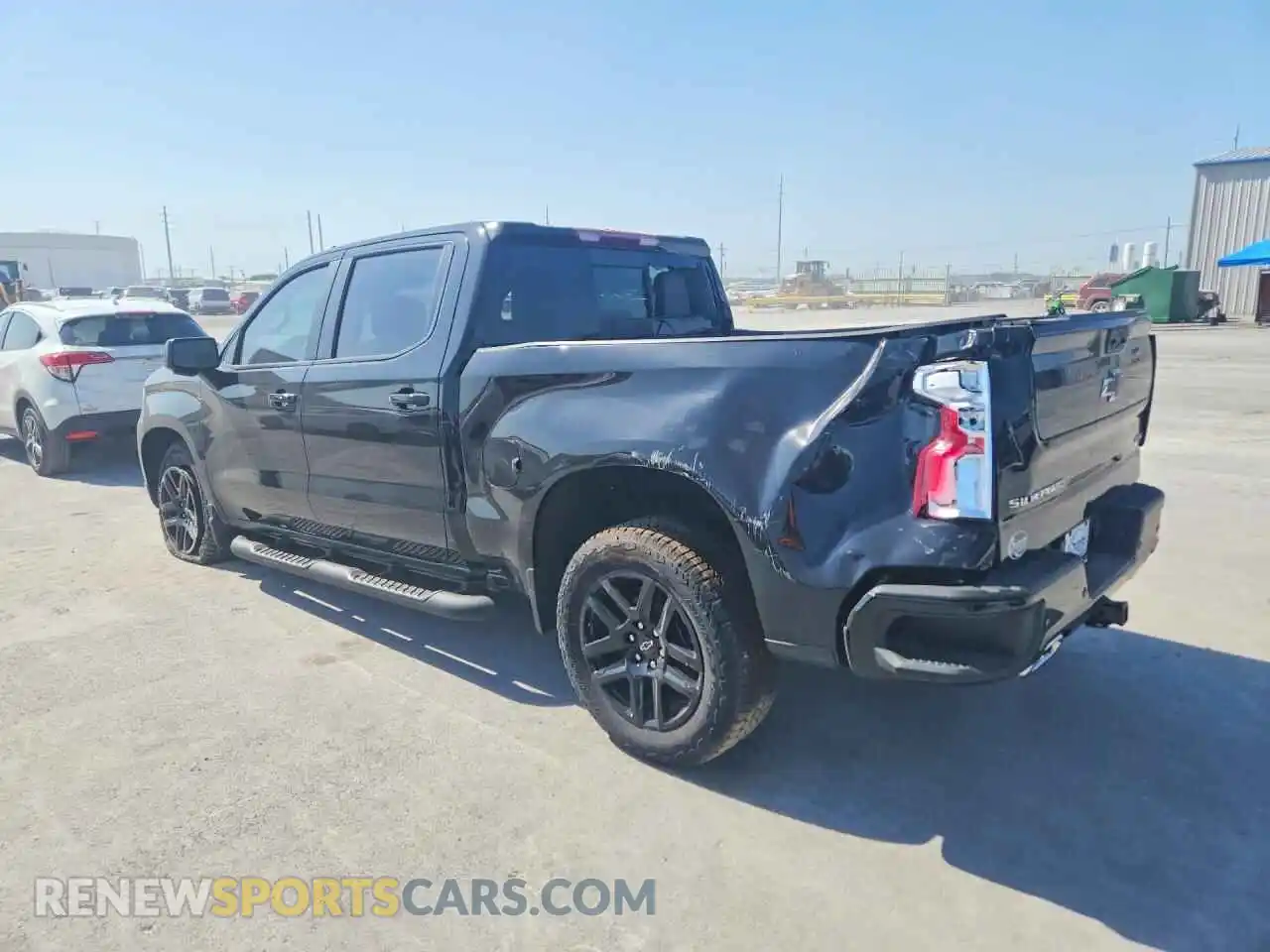 2 Photograph of a damaged car 3GCUKEELXTG321765 CHEVROLET SILVERADO 2026