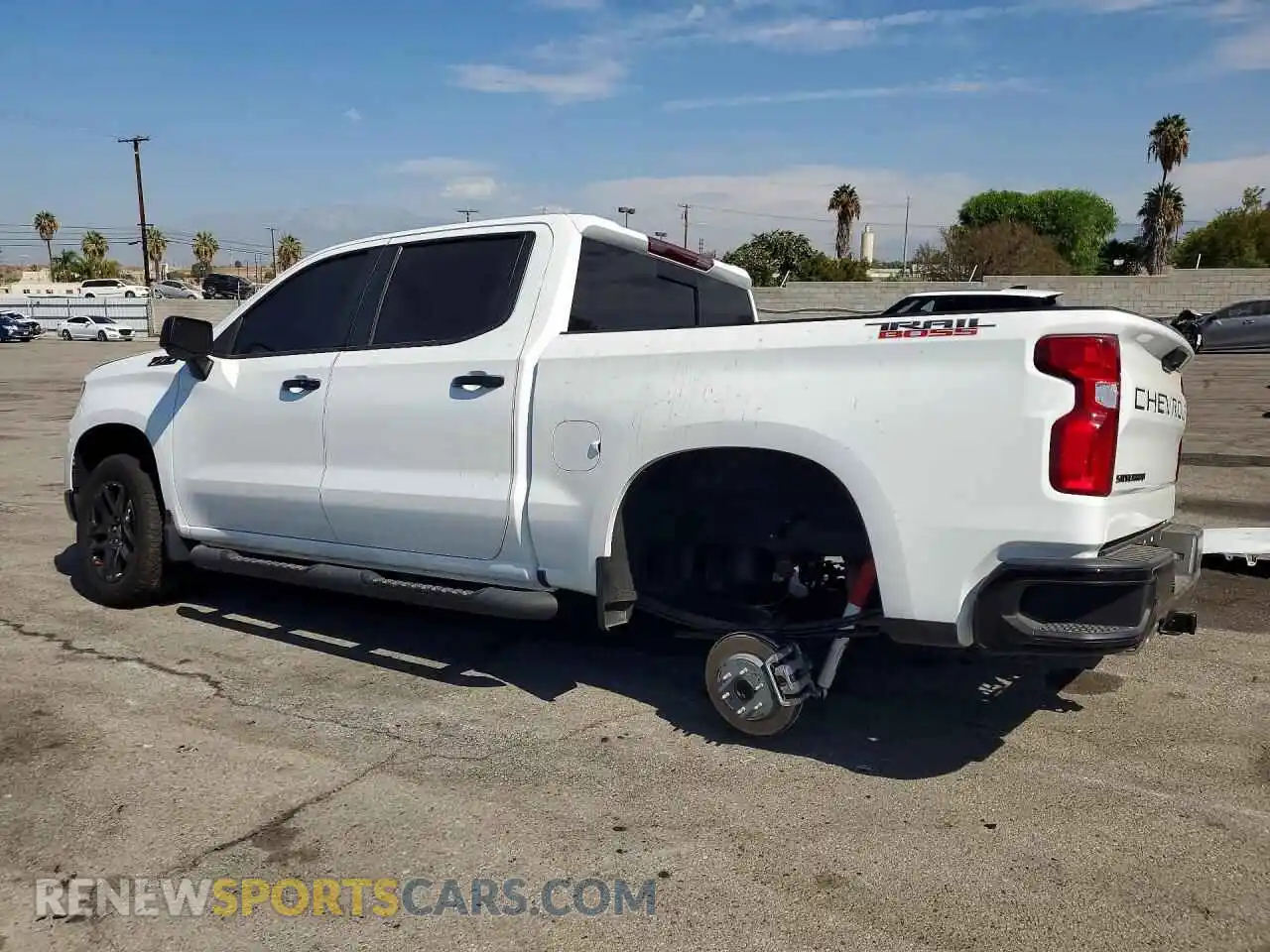 2 Photograph of a damaged car 3GCUKFED2TG327901 CHEVROLET SILVERADO 2026