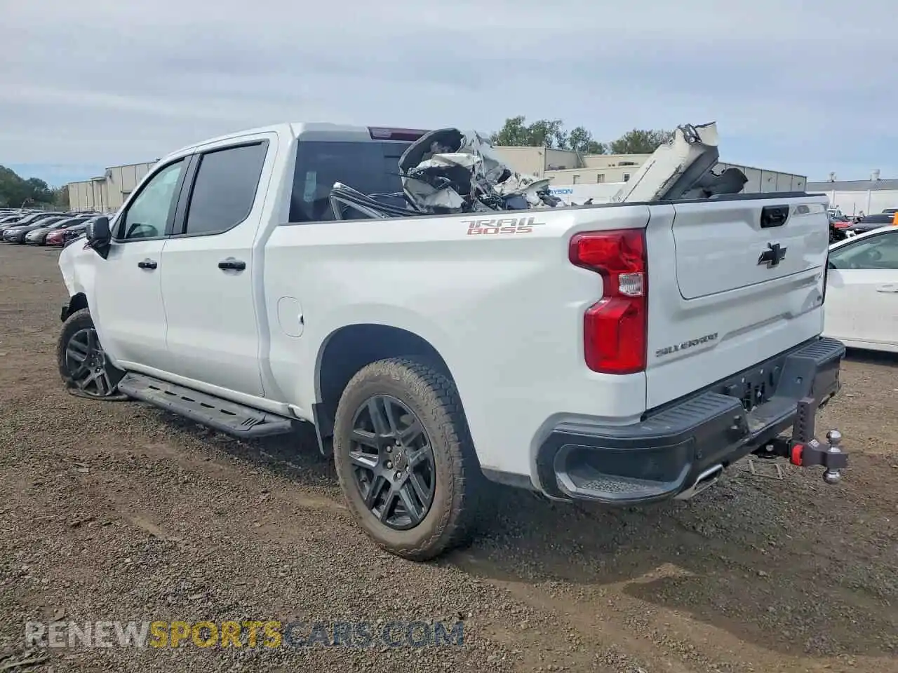 2 fotografías del automóvil dañado 3GCUKFED3TG366741 CHEVROLET SILVERADO 2026