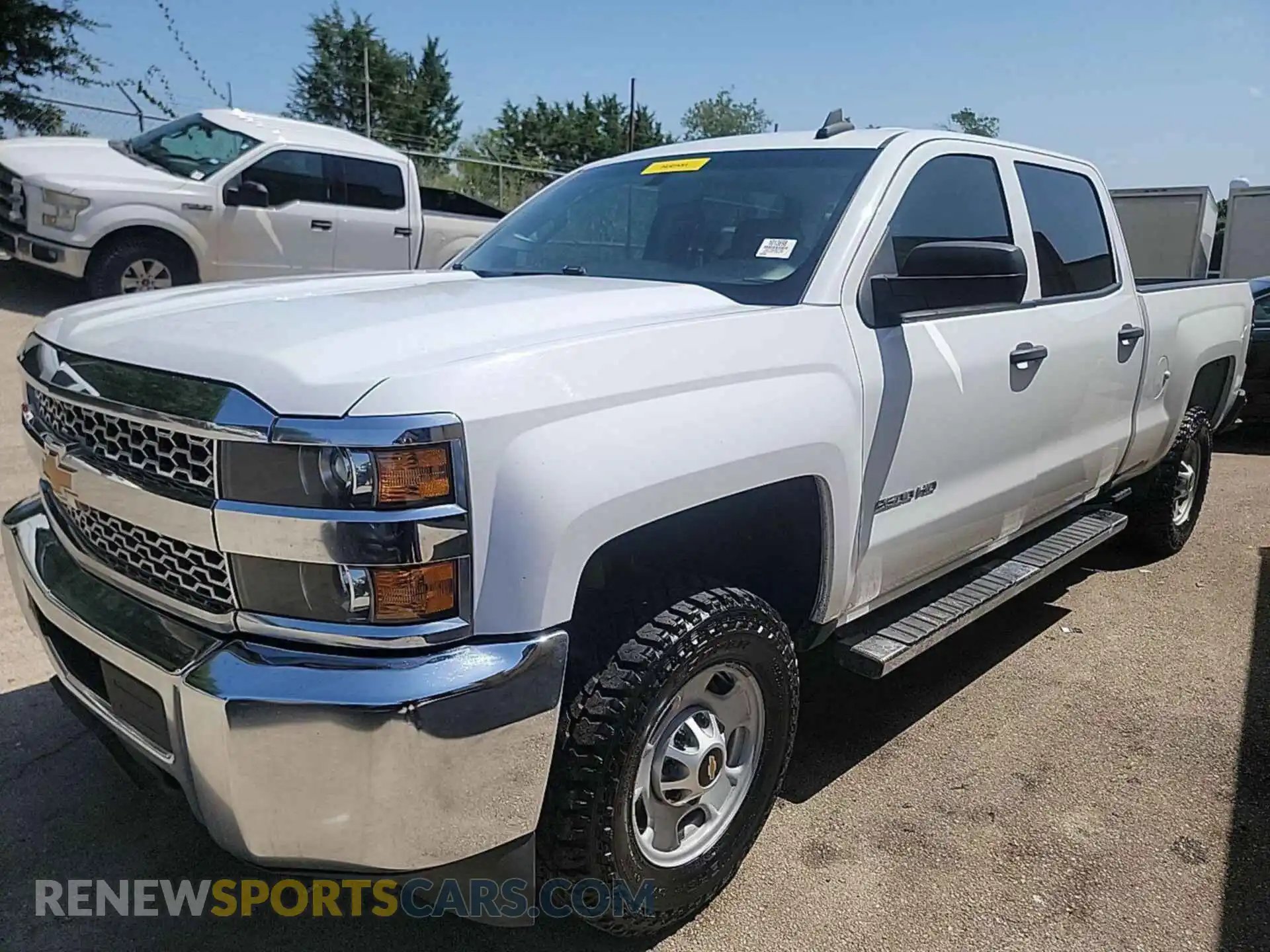 2 fotografías del automóvil dañado 1GC1KREGXKF221985 CHEVROLET SILVERADO 2500HD 2019