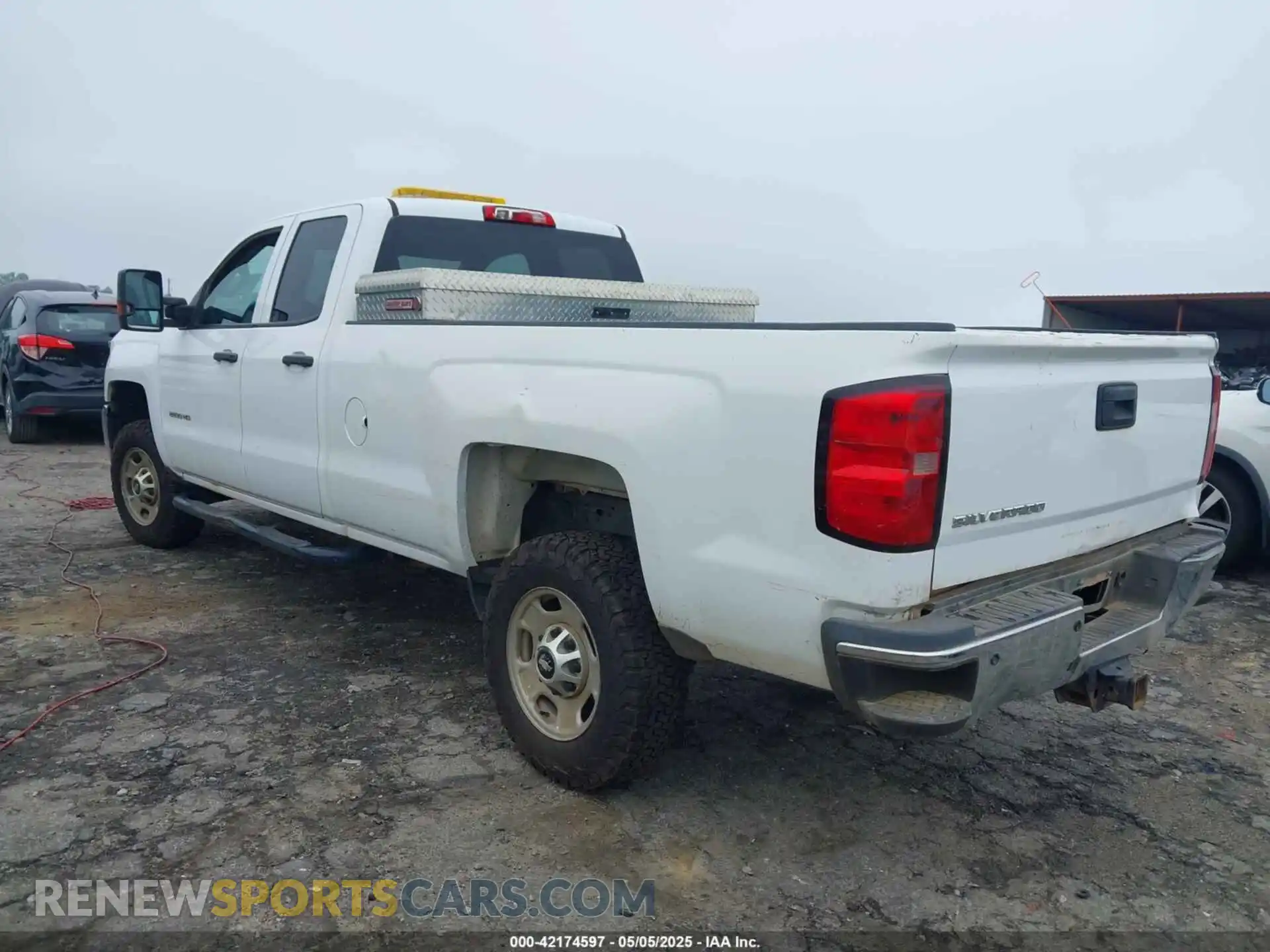 3 Photograph of a damaged car 2GC2CREG2K1226543 CHEVROLET SILVERADO 2500HD 2019